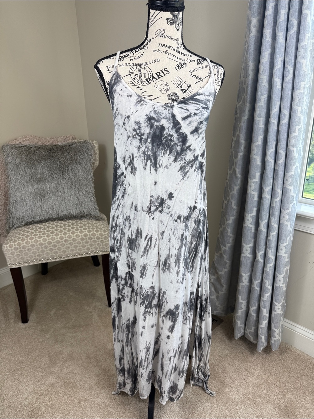 Billabong Women's Gray & White Tie-Dye Maxi Dress